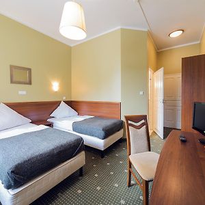 Pokój z łóżkiem king-size